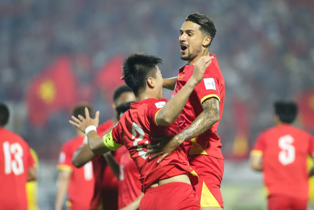 Đội tuyển Việt Nam thăng tiến mạnh mẽ trên BXH FIFA. Ảnh: S.N