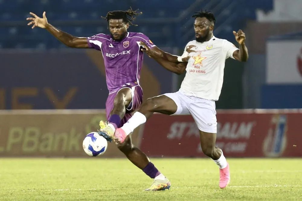 Becamex TPHCM được ví như "vua sân khách" qua thành tích ấn tượng từ đầu mùa.