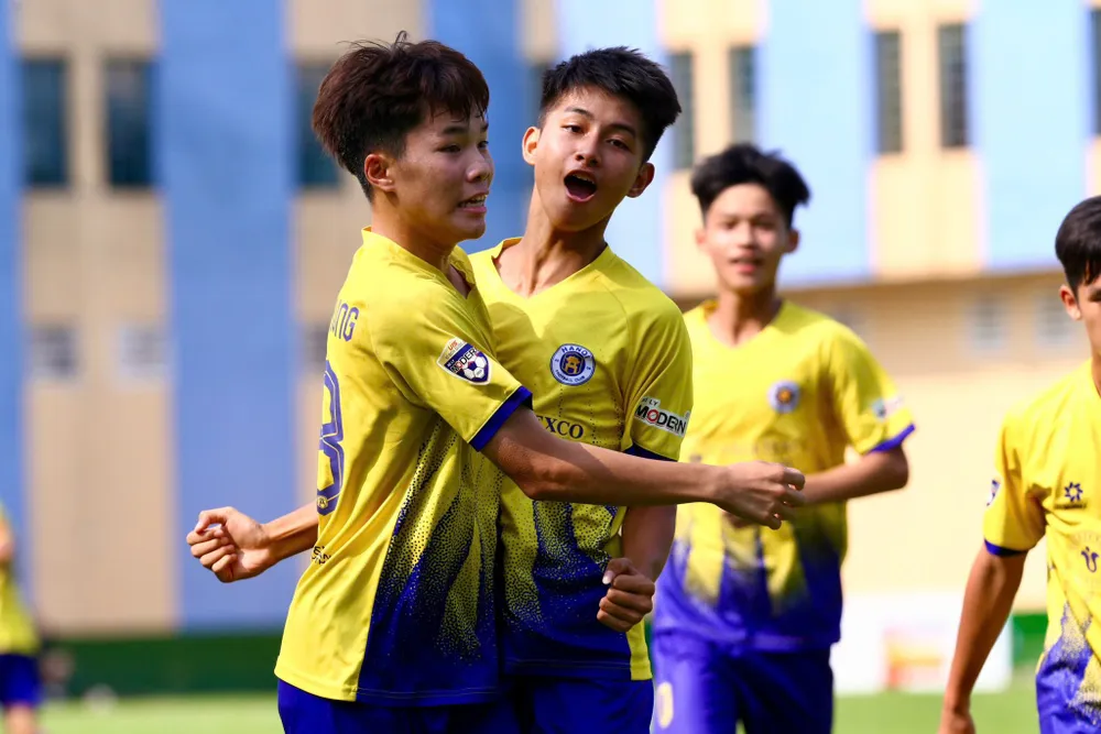 Hà Nội I khẳng định sức mạnh qua chiến thắng cách biệt trước Quảng Nam.