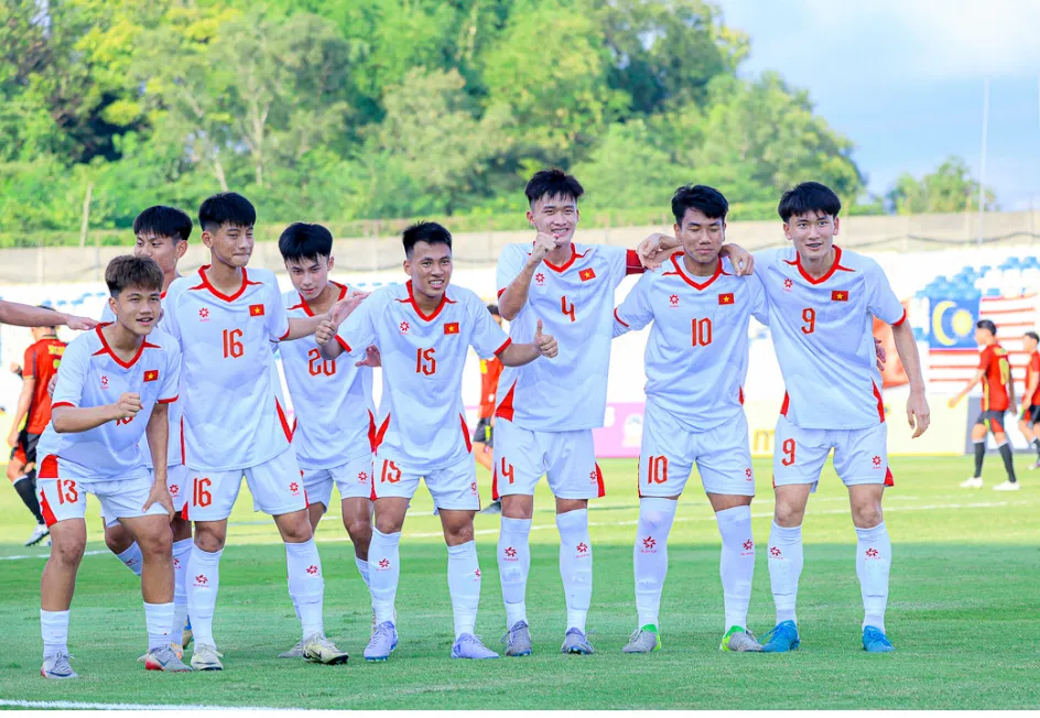 U17 Việt Nam đang tạm dẫn đầu bảng A với 6 điểm. Ảnh: VFF