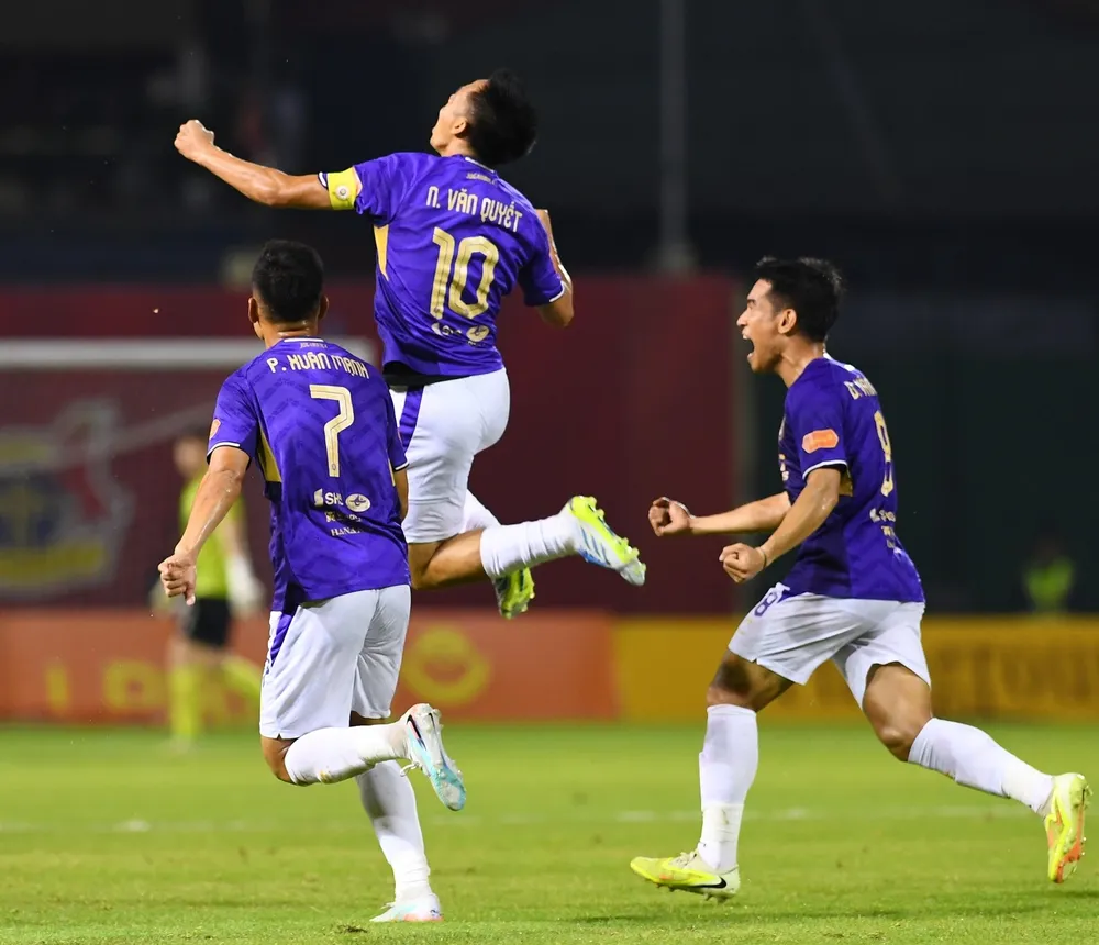 Hà Nội FC sẽ vắng nhiều trụ cột ở trận tiếp đón Đà Nẵng sắp tới vì chấn thương và thẻ phạt.