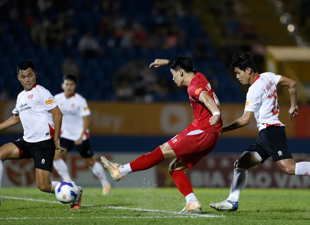 Đình Bắc đang tạo ấn tượng khi ghi 7 bàn trong 4 trận gần đây.