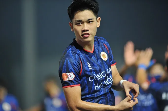 Đình Bắc tiếp tục bùng nổ khi ghi bàn mở tỷ số cho CAHN ở vòng 21. Ảnh: ĐỨC CƯỜNG