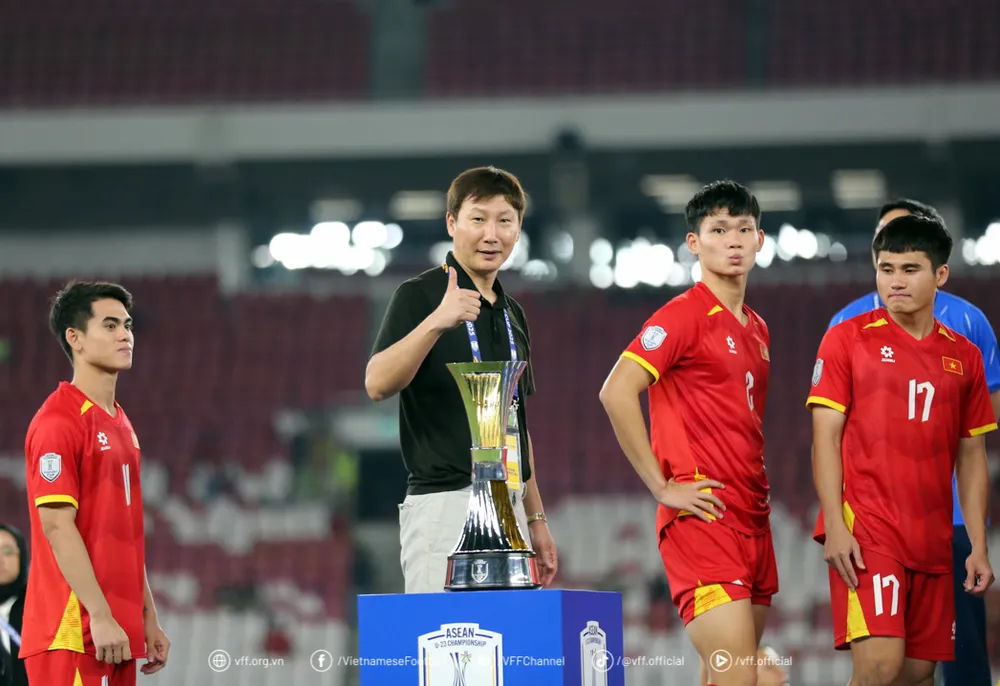 HLV Kim Sang-sik cùng đội tuyển U23, đội tuyển Việt Nam đạt nhiều thành tích trong thời gian qua. 