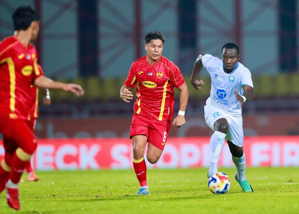 Nam Định vẫn còn cơ hội để vào chung kết khi để thua với tỷ số khít khao 1-2 tại Malaysia hồi tuần trước. Ảnh: QUANG ĐƯƠNG