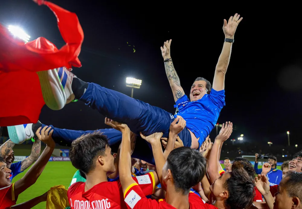 Thầy trò HLV Roland tiếp bước U17, đội tuyển nữ, đội tuyển futsal tham dự đấu trường World Cup. ĐOÀN NHẬT