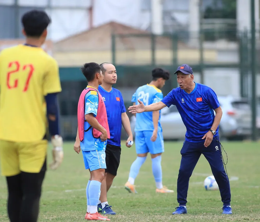 Thầy trò HLV Yutaka Ikeuchi tích cực chuẩn bị cho giải U19 Đông Nam Á 2026. Ảnh: ĐOÀN NHẬT