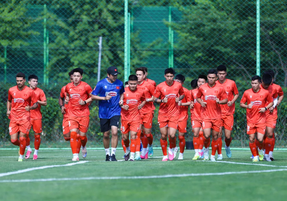 Điều kiện thời tiết tại Incheon khá thuận lợi với nền nhiệt dao động từ 21 đến 29 độ C, không khí mát mẻ, tạo điều kiện lý tưởng cho các hoạt động tập luyện ngoài trời.