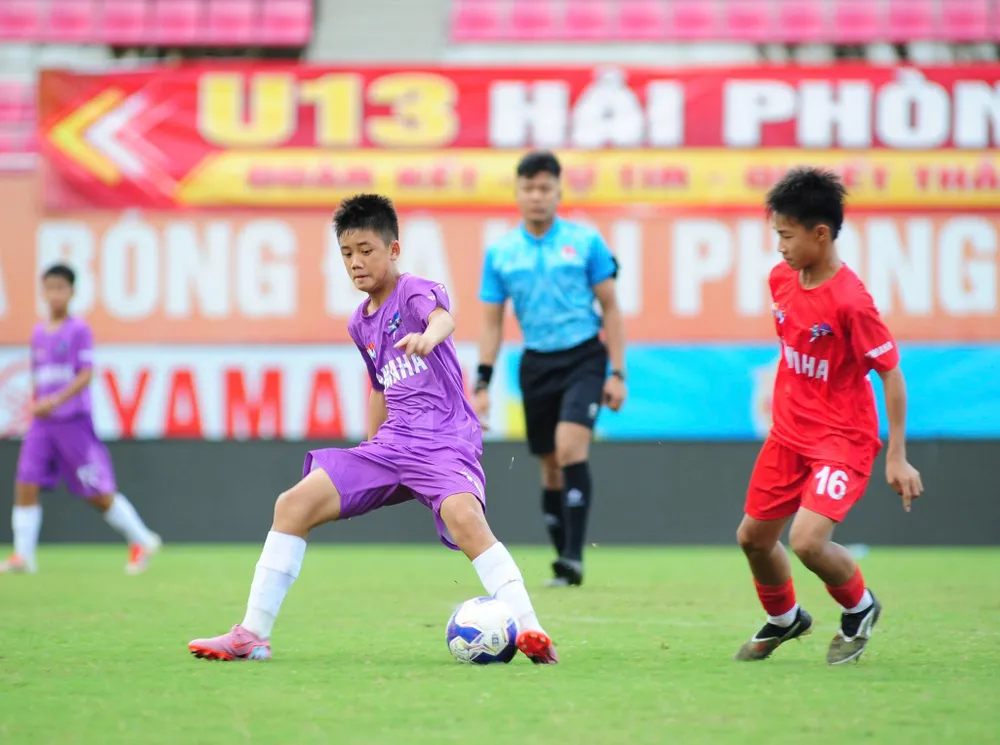 Các cầu thủ Hà Nội giành chiến thắng cách biệt trước U17 Công an TPHCM ở vòng tứ kết.