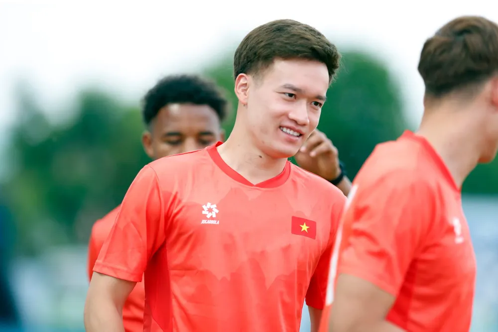 Hoàng Đức quyết tâm cùng toàn đội hướng đến mục tiêu ghi nhiều bàn thắng vào lưới Timor Leste. Ảnh: ANH KHOA