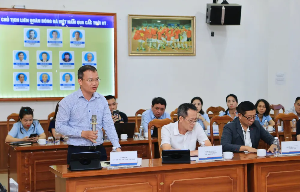 Phó Cục trưởng Cục TDTT Việt Nam Nguyễn Hồng Minh phát biểu ý kiến chỉ đạo tại Hội nghị.