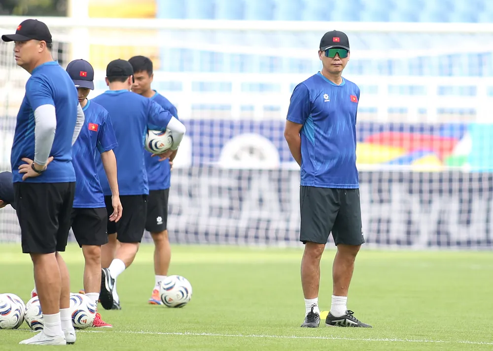 HLV Kim Sang-sik tuyên bố đội tuyển Việt Nam sẽ giành chiến thắng trước Campuchia.