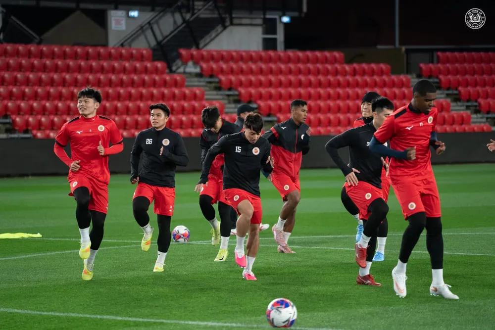 CLB CAHN trên sân tập trước trận đấu với Aldelaide. Ảnh: CAHN FC