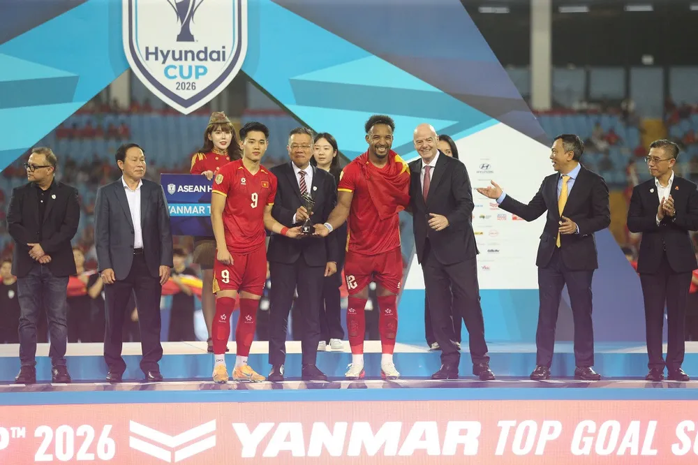 Đình Bắc và Xuân Son cùng nhận giải Vua phá lưới với 5 bàn.