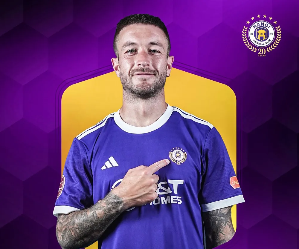 Tiền đạo kỳ cựu Adam Taggart (Ảnh: HNFC)