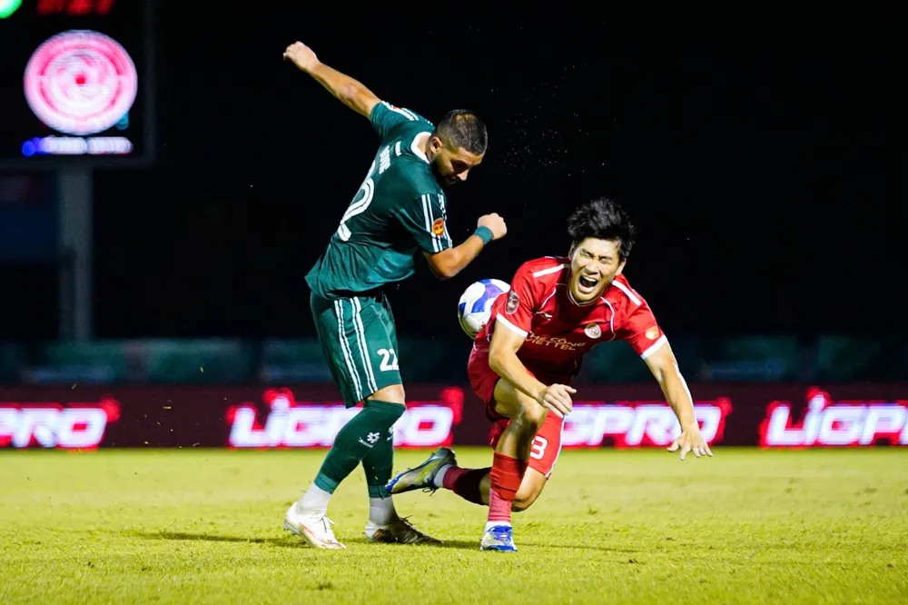 Mạnh Dũng sẽ vắng mặt ở hai trận V-League tiếp theo của Thể Công Viettel. Ảnh: DŨNG PHƯƠNG
