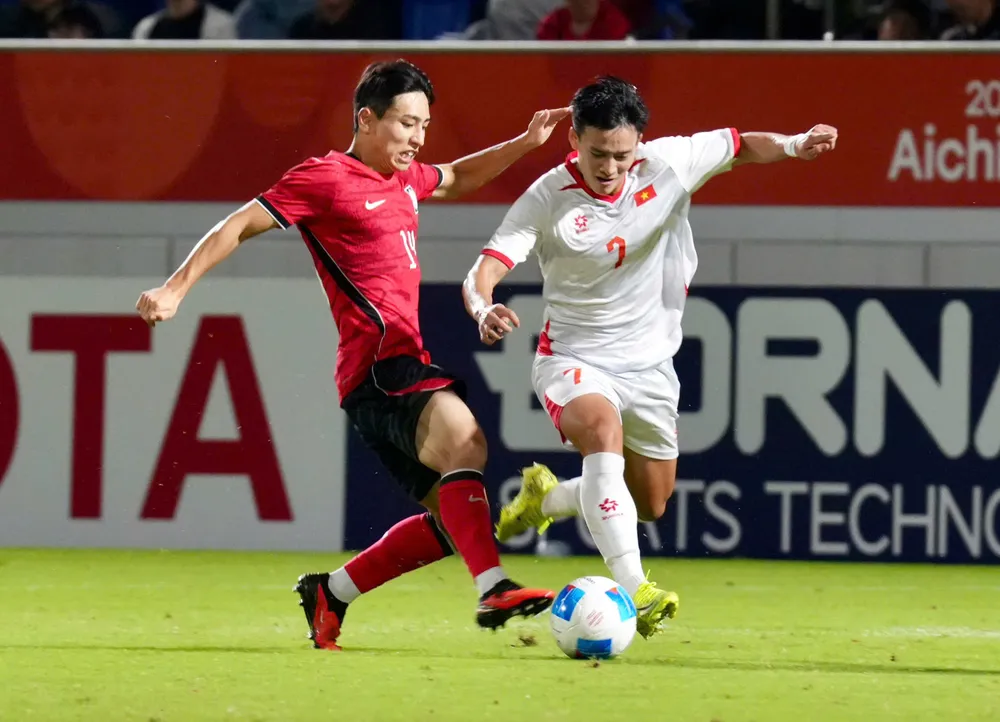 U23 Việt Nam đã không thể tạo "địa chấn" trước đối thủ mạnh vượt trội với trận thua 0-4. Ảnh: Vietcontent