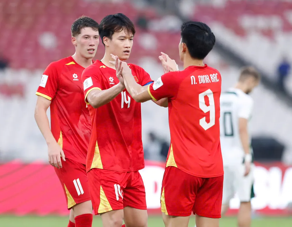 Minh Hoàng, Hoàng Đức, Đình Bắc lần lượt bùng nổ với các bàn thắng trong hiệp hai. Ảnh: ANH KHOA
