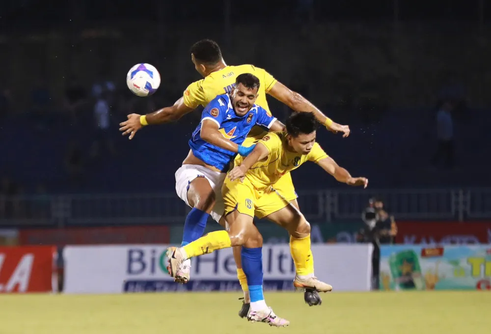 SLNA tạo hiện tượng thú vị ở đầu mùa, trong đó có chiến thắng trước Hà Nội FC ngay trên sân Hàng Đẫy. Ảnh: PVF