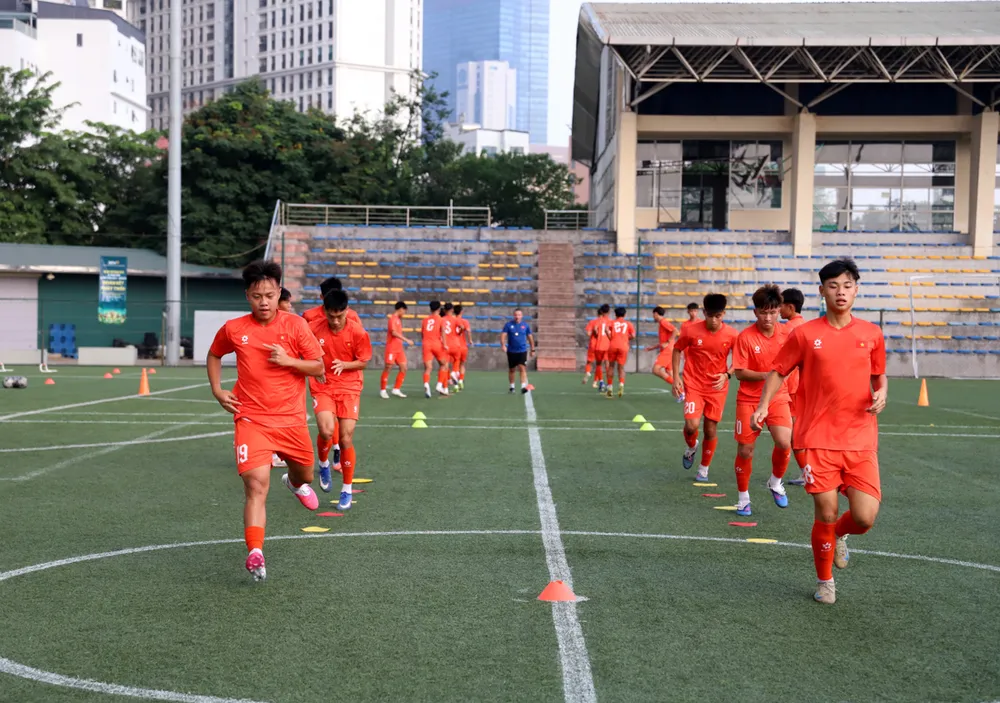 Các cầu thủ U15 Việt Nam tích cực tập luyện chuẩn bị cho FIFA U15 World Cup & Festival 2026.