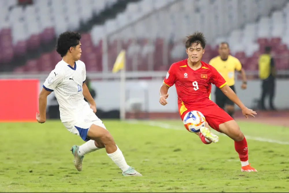 Quốc Việt sẽ là trụ cột của lứa U23 Việt Nam tới đây. Ảnh: DŨNG PHƯƠNG