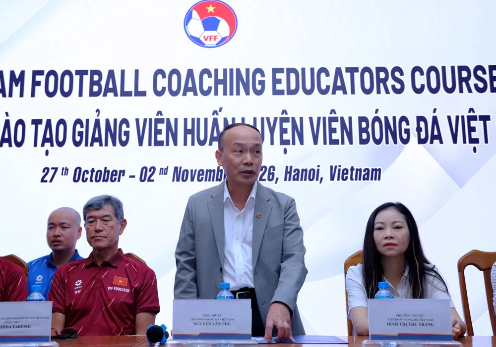 Tổng thư ký VFF Nguyễn Văn Phú phát biểu tại lễ khai mạc.