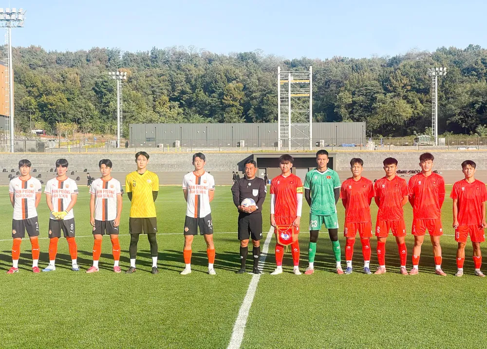U17 Việt Nam kết thúc chuyến tập huấn tại Hàn Quốc để chuẩn bị cho VCK U17 World Cup 2026.