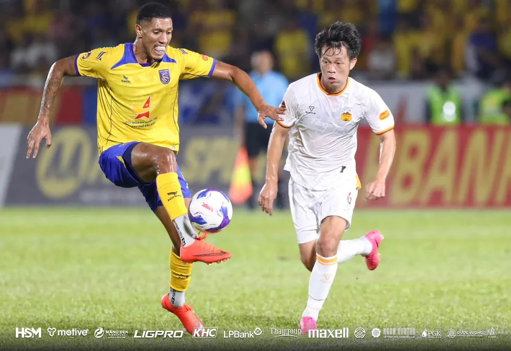 Bắc Ninh giành 3 điểm nhờ vào bàn thắng quý giá ở phút bù giờ. Ảnh: HAGL FC