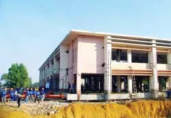 “Thần đèn” xứ Bắc di dời tòa nhà lớn nhất Việt Nam: Khối nhà nặng 3.000 tấn đã “đi” được 8m ảnh 2