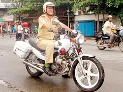 Anh cảnh sát giao thông liêm khiết, nhân hậu