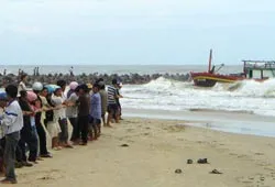 Sáng nay, Bão số 8 đã vào biển Đông ảnh 2