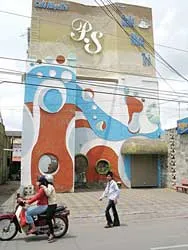 Nhiều cơ sở kinh doanh lĩnh vực nhạy cảm vi phạm: Khó xử lý triệt để - Vì sao?