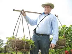 Lão nông làm… du lịch ảnh 2