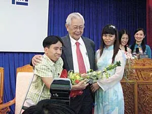 Ca mổ tách rời cặp song sinh Việt-Đức - 20 năm nhìn lại và đi tới