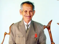 Ông già “mê” bắt trộm