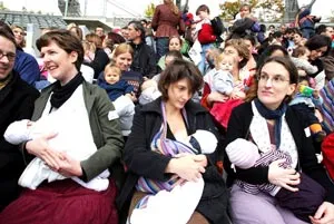 LHQ phát động chiến dịch nuôi con bằng sữa mẹ