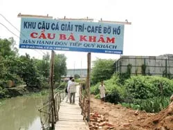 Nước mắt màu… than
