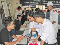 Tư vấn tuyển sinh về sửa chữa và kỹ thuật mạng vi tính