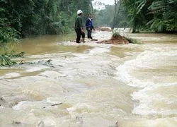 Mưa lũ lại gây hại nặng ở Bắc miền Trung