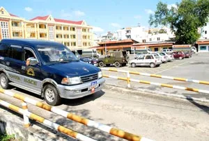 Đào tạo lái xe ô tô: “Thí sinh tự do”, nên chăng?