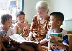 Mái đầu bạc và viên phấn trắng
