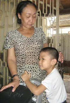 Trẻ em nghèo nhập cư và giấc mơ tìm chữ