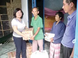 Giúp gia đình thương binh Trần Văn Hiệp 13,2 triệu đồng