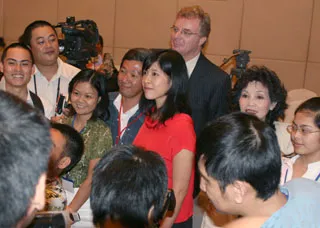 Ca sĩ Phạm Quỳnh Anh : Hát ca khúc Việt Nam - hẹn lần sau ảnh 3