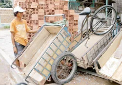 Xe 3-4 bánh tự chế : Lệnh cấm cận kề, phương tiện thay thế chưa có