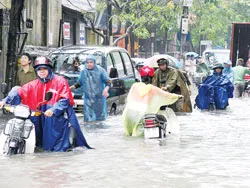 Hà Nội ngập trong biển nước