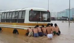 Hà Nội: Mưa lũ tiếp tục hoành hành ảnh 3