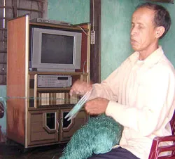 Mảnh đất có nhiều người mù ảnh 2