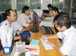 Sau 10 năm thực hiện chiến lược cán bộ: Công tác cán bộ vẫn còn nhiều vướng mắc