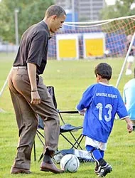 Ông Barack Obama đắc cử Tổng thống: Bóng đá sẽ phát triển hơn trên đất Mỹ?